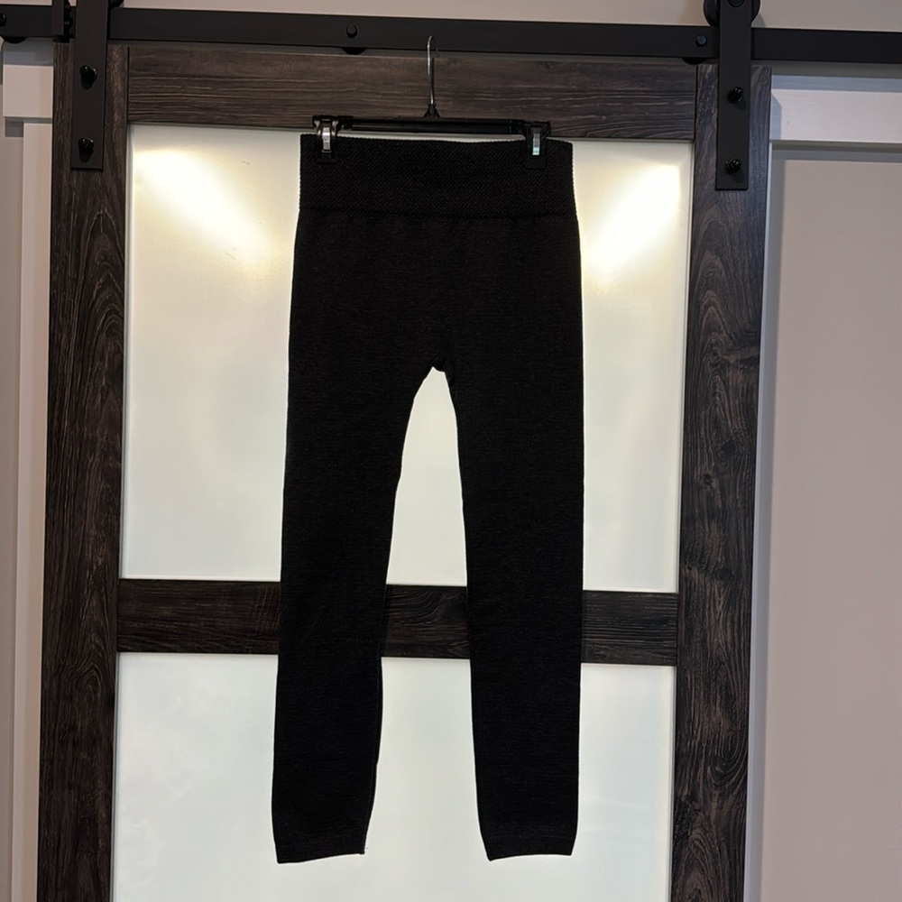 One 5 One size L/XL charcoal gray thick leggings